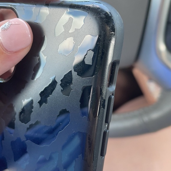 iPhone 11 Pro Max loopy case - Picture 2 of 3